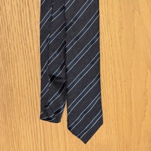 Hugo Boss Blue and White Striped Silk Tie